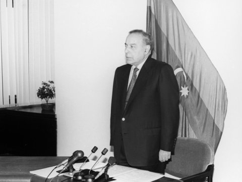 Azərbaycan Konstitusiyasını hazırlayan 35 nəfər kim idi... - SİYAHI