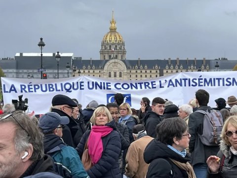 180 mindən çox insan yürüşə çıxdı