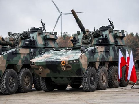 Polşa Belarus sərhədinə tank batalyonu yerləşdirib