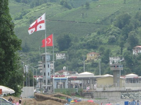 Gürcüstana qanunsuz qızıl keçirilməsinin qarşısı alınıb