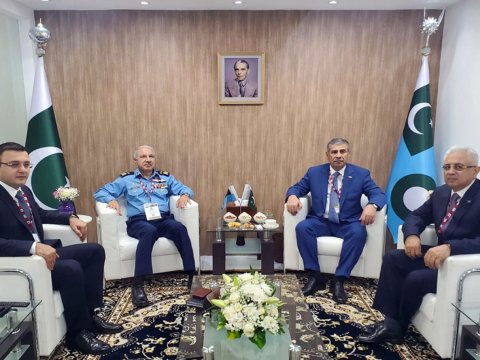 Azərbaycanla Pakistan arasında hərbi əməkdaşlıq müzakirəsi