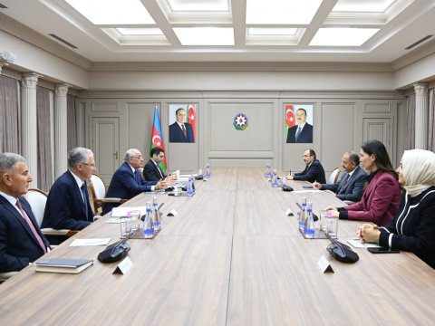 Əli Əsədov türkiyəli nazirlə GÖRÜŞDÜ