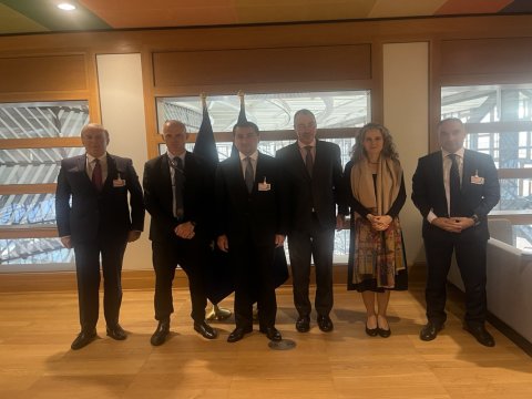 Hikmət Hacıyev Simon Mordue ilə danışıqlar apardı 
