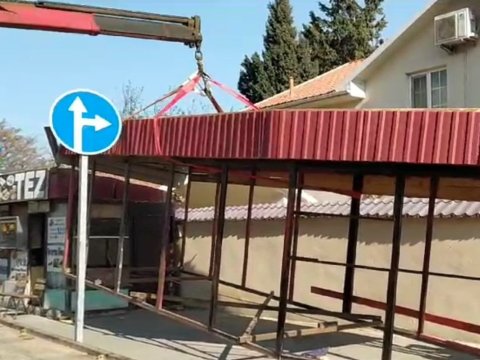 Binə və Xırdalanda sənədsiz tikililər söküldü - VİDEO