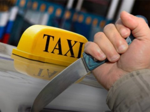 Sürücünü kəsici alətlə hədələyərək pulunu aldılar