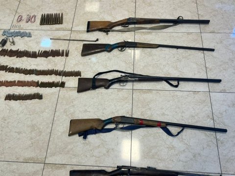 Ucar sakinlərində silah-sursat aşkarlandı