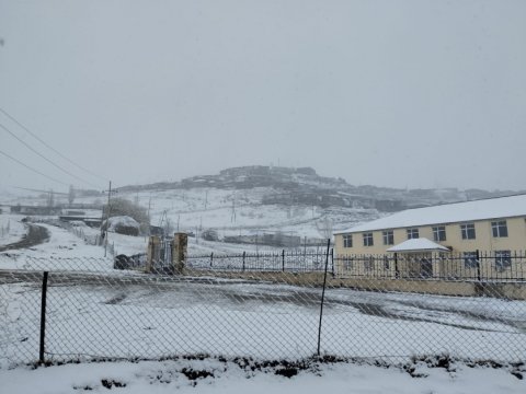 Faktiki hava - Bakıya yağış, rayonlara qar yağıb