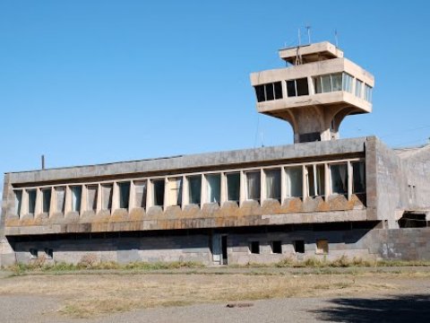 Ermənistan Gorus aeroportunu açmaq İSTƏYİR