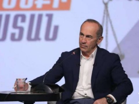 Erməni deputatlar Köçəryanın yanına getdilər