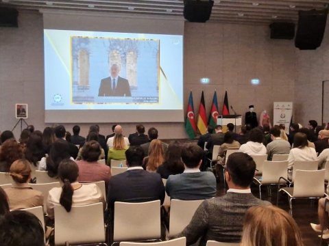 Berlində Almaniyadakı Azərbaycanlı Həkimlərin II Forumu başlayıb - FOTO