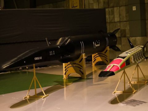 İran “Fəttah 2” hipersəs raketini təqdim etdi