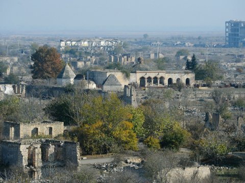 Orda yalnız ruhlar uçuşurdu…