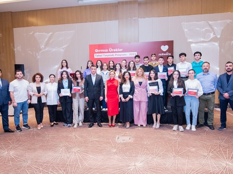 “Qırmızı Ürəklər Təhsil Təqaüd Proqramı-2023” ün qalibləri mükafatlandırıldı