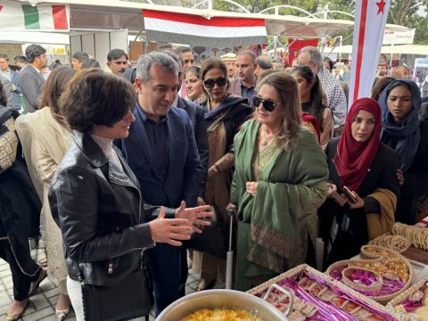 Pakistanın birinci xanımı Azərbaycanın stendini ziyarət etdi