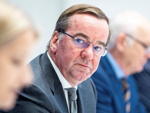 Müdafiə naziri Kiyevdədir