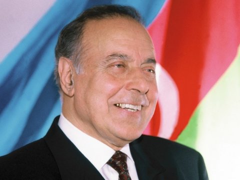 Boşnak tarixçi Heydər Əliyev haqqında kitab yazdı