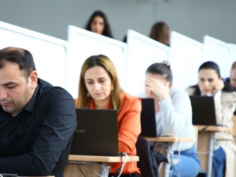 Direktor müavini olmaq istəyən 1843 nəfər imtahan verdi