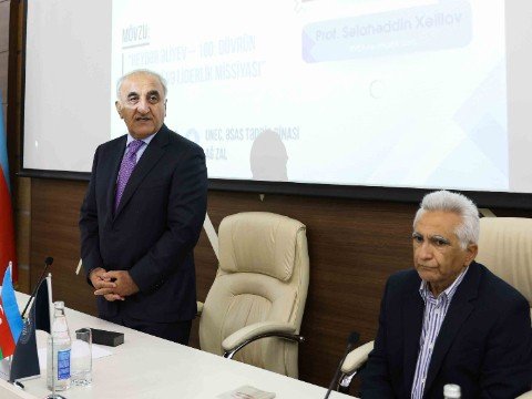 UNEC-də Heydər Əliyev dövrünün fəlsəfəsi və liderlik missiyasına həsr olunan tədbir keçirilib - FOTOLAR