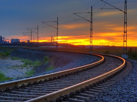 Ermənistanda qatarların hərəkəti dayandırılır - SƏBƏB