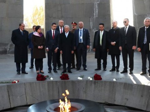 İraq prezidenti qondarma “erməni soyqırımı abisədi”ni ziyarət etdi