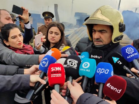 Yanğın bazarın mərkəzində baş verib - Rəis müavini