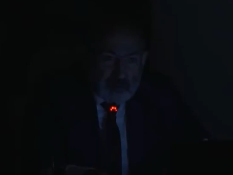 Paşinyanın çıxışı zamanı işıqlar söndü - Anbaan video