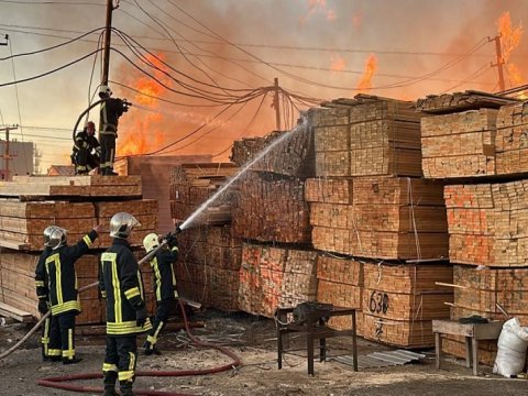 Bazardakı yanğın SÖNDÜRÜLDÜ