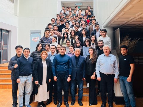 BMU-nun rektoru Koreyada təhsil alan tələbələrlə görüşdü - FOTO