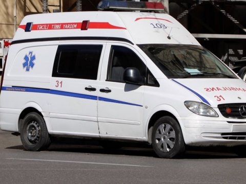 Bərdədə DƏHŞƏT: Yas mərasimində döşəmə çökdü - Ölən və yaralılar var