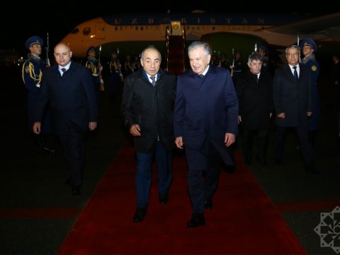 Mirziyoyev də Bakıya gəldi - FOTO