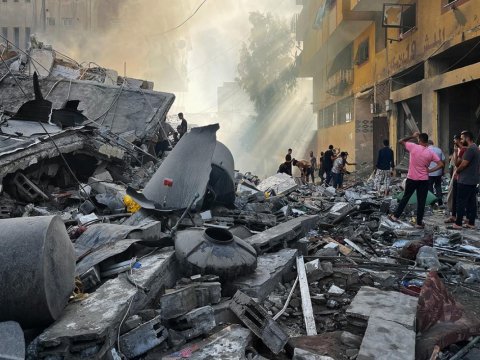 Qəzzada məktəb vuruldu - 30 nəfər öldü