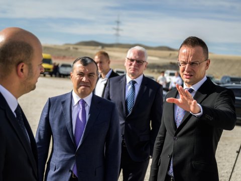 Qərb siyasətçiləri Azərbaycan Prezidenti ilə foto çəkdirmək üçün... - Macar nazirdən ŞOK AÇIQLAMA