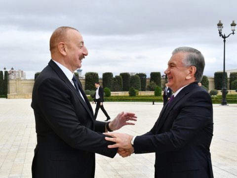 Mirziyoyev İlham Əliyevi ölkəsinə dəvət etdi