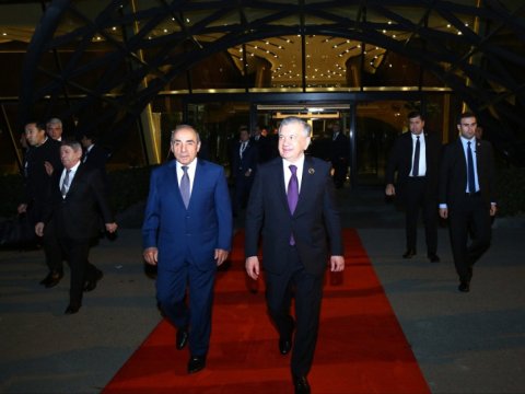 Yaqub Eyyubov Mirziyoyevi yola saldı - FOTO