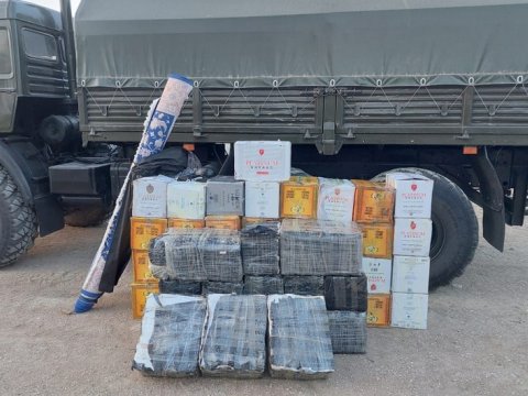 İrandan ölkəmizə xalça gətirmək istədi, qarşısı alındı - FOTOLAR