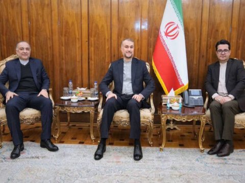 Abdullahian Bakı və İrəvandakı səfirlərlə GÖRÜŞDÜ