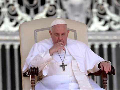 Roma Papası pnevmoniya olub 