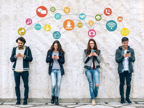 Sosial şəbəkələrdə şəxsi məlumatları paylaşanların natamamlıq kompleksi var - Psixoloqdan ŞOK AÇIQLAMA