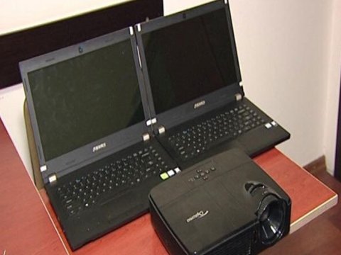 Bakıda məktəbdən notbuk və proyektor oğurlandı