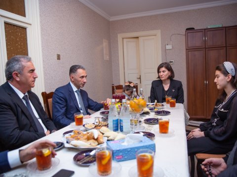 Nazir Salyanda şəhid ailəsini ziyarət edib - FOTO