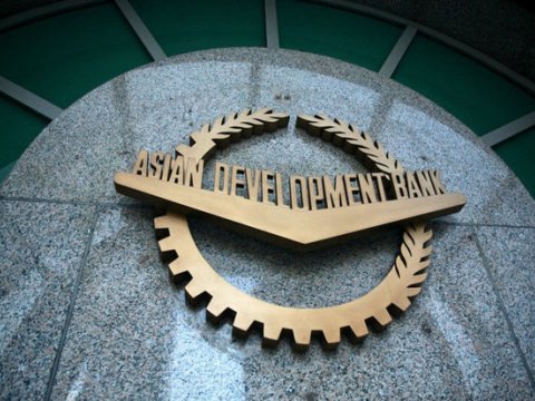 AİB Azərbaycan manatı ilə istiqraz BURAXDI