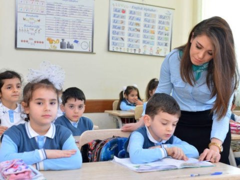 Məktəblərdə yeni şagird davranış qaydaları tətbiq olunur 