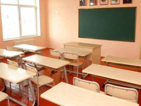 Nazirlik rəsmisi regionlarda şagird çatışmazlığından DANIŞDI