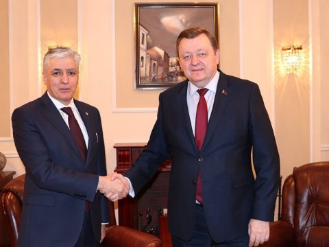 Səfirimiz Belarus XİN rəhbəri ilə görüşdü