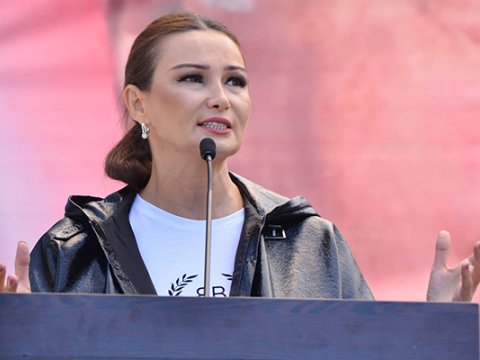 Qənirə Paşayevanın parlamentdəki şəxsi əşyaları ailəsinə verildi