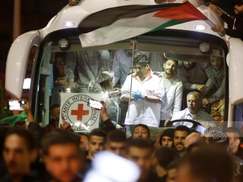 HƏMAS daha bir qrup girovu azad etdi