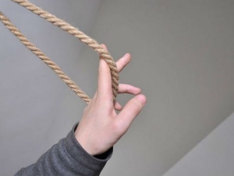 59 yaşlı kişi evinin çardağından özünü ASDI