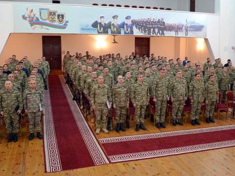 Hərbçilərin aylıq vəzifə maaşları 20 faiz ARTIRILACAQ