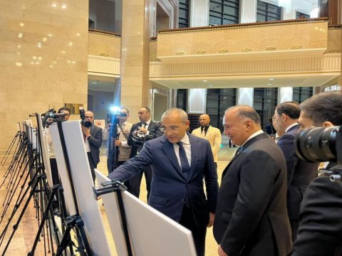 Aşqabadda Heydər Əliyevin yubileyinə həsr olunmuş foto-sərgi - FOTO