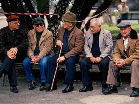 Azərbaycanda nə qədər pensiyaçı var...